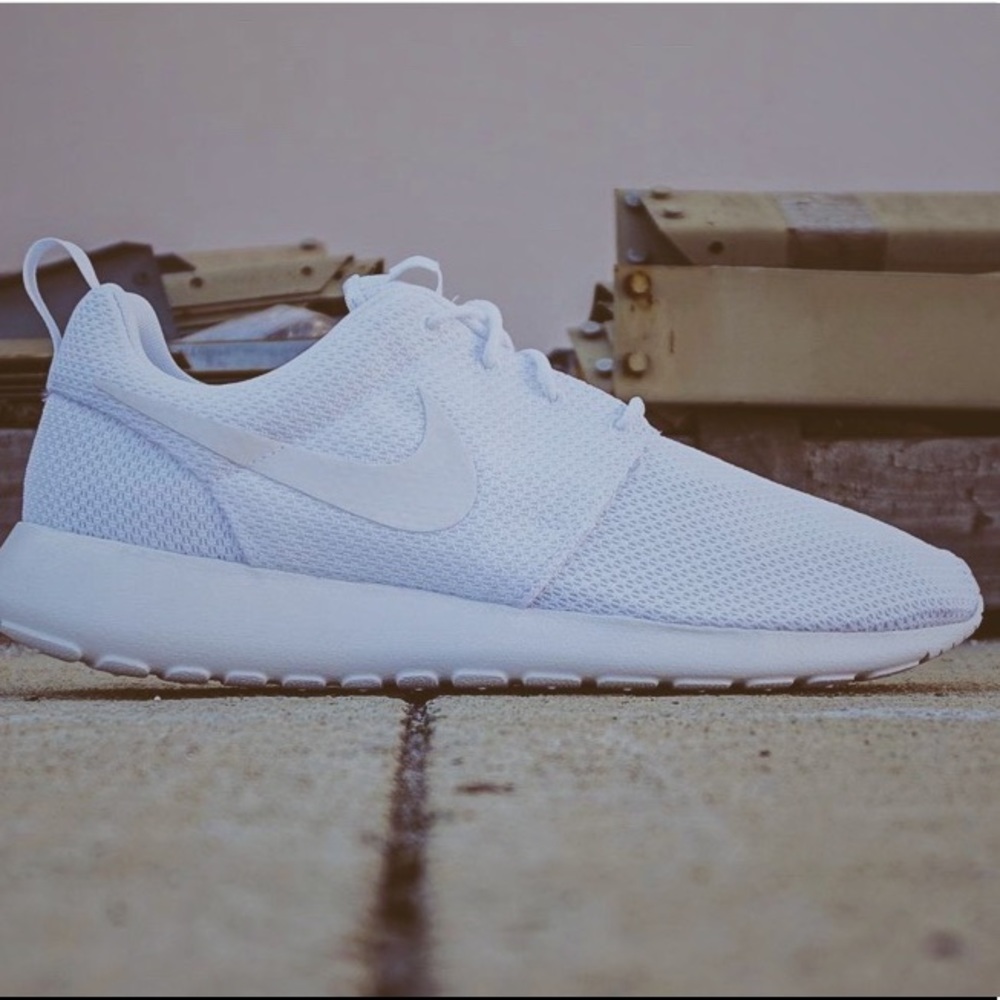 Nike all white Roshes slightly used